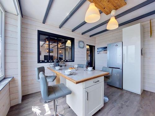 virtuve, Holiday Home An Neizh by Interhome in Locquirec ciems