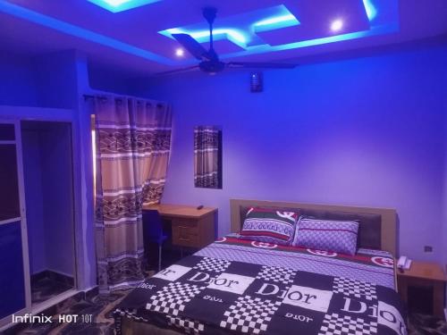 Pleasure rest hotel and suites in อูโย