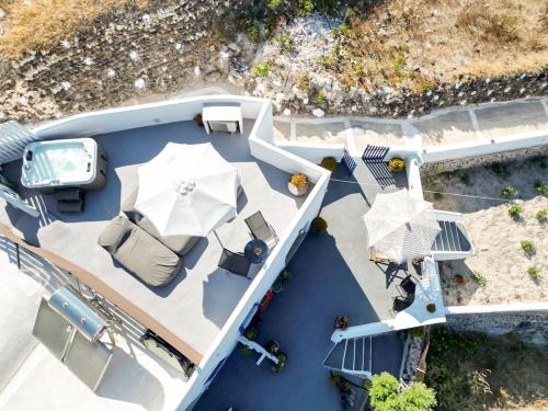 Villa Solasta #2 with jacuzzi in Santorini 3