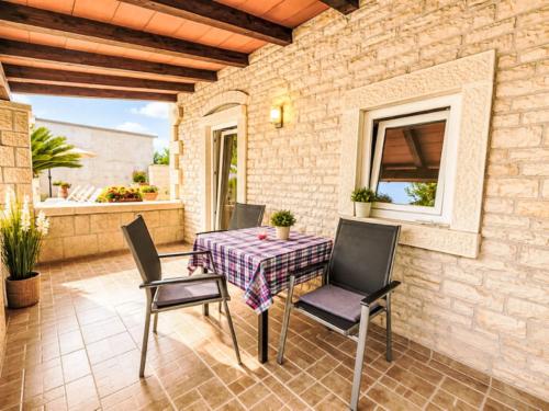 Balkons/terase, Apartment Wohnung mit Schwimmbad by Interhome in Buici