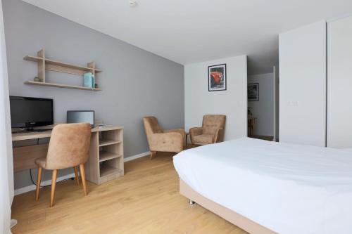 1 queen bed