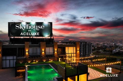 SkyHouse by Ace Luxe – khách sạn tại DHA Phase II