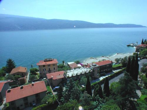 Single Room with Lake View