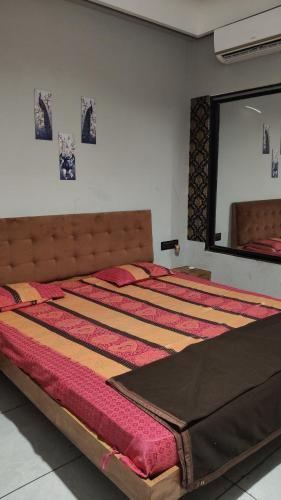 Shree Hariraj Guest House – khách sạn tại Bhilad