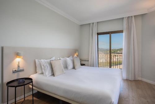 Double or twin room, sea view