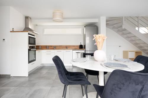 Maison moderne 3 chambres - parking et extérieur - Location saisonnière - Aucamville