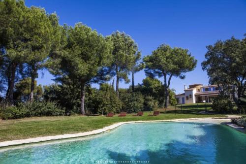 Villa de luxe avec piscine et jacuzzi à Six-Fours