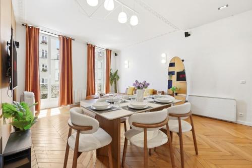 Vibrant 2BR Apartment Near Bastille & Le Marais - image 12