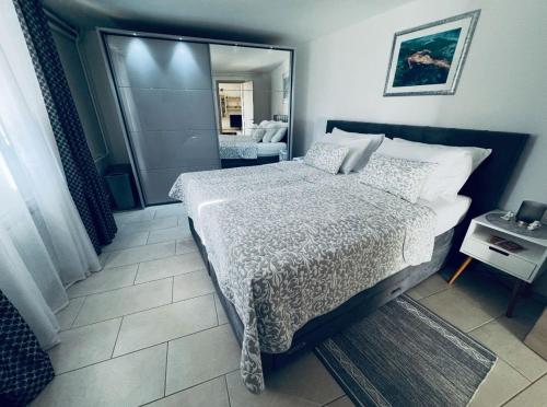 Apartment Sanja in center of Malinska – khách sạn tại Radici