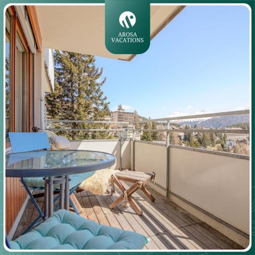 Fortuna 4 by Arosa Vacations, Panoramablick auf die Berge und Parkplatz inklusive in Arosa, Schweiz