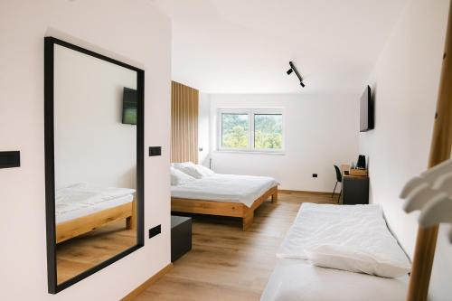 Soca River Resort - Riverside Bed & Breakfast in Толмін