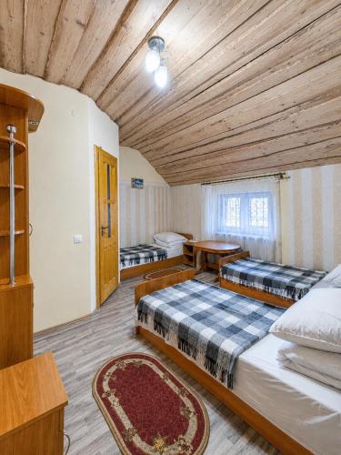 Eight-Bedroom House