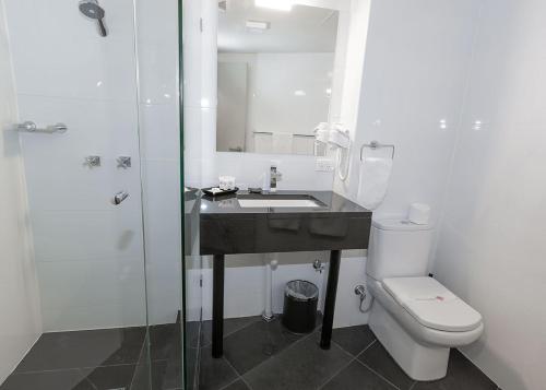 Bathroom, Bankstown Motel 10 in Bankstown