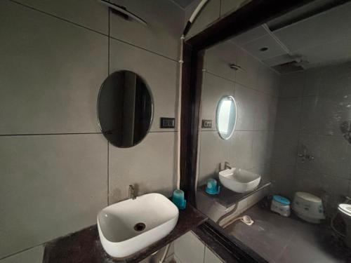 Shree Hariraj Guest House in Vapi