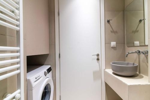 One Bedroom Patio Apartment - image 9
