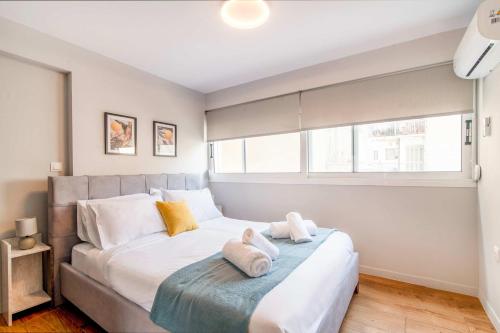 Superior One Bedroom Apartment - image 7