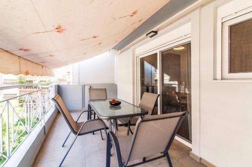 Superior One Bedroom Apartment - image 2