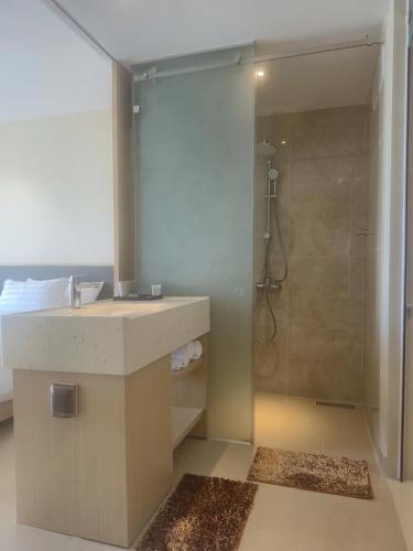 Bathroom, Arena Lucky Condotel in Bai Dai Beach