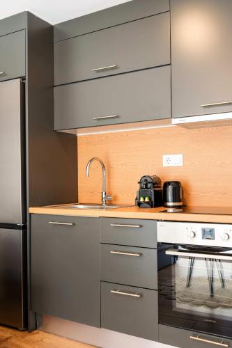 Urban 1 BDR Apartment - image 2