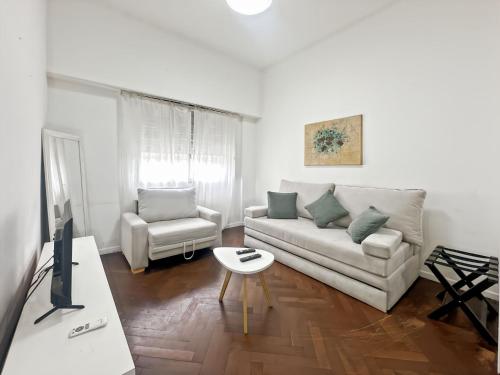 Charming 2-Bedroom Apartment in the Heart of Buenos Aires - image 2
