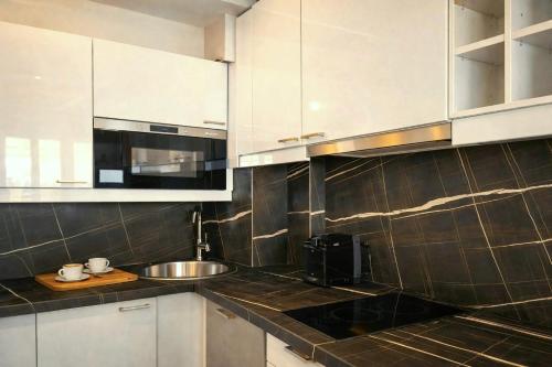 Luxembourg Gardens - Deluxe apartment - image 4