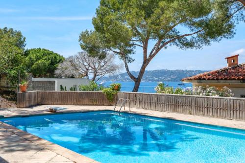 Villa d'Exception avec Vue Mer Panoramique - Antibes