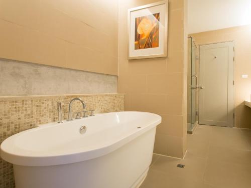 Suite with Mountain View