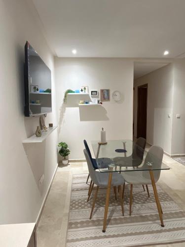 Appartement avec piscine in Gzennaia