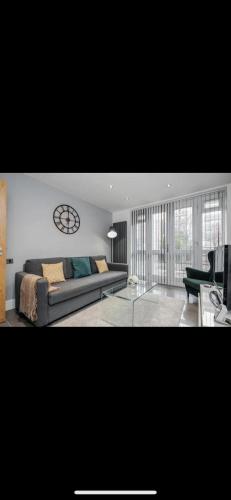 Apt in Westfield - Stay 7 - Near O2 and Excel - image 2