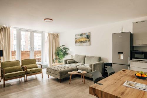 Kensington Gardens 2 bedroom flat with a balcony gîte à louer byron