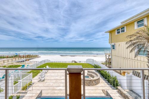 Hip Nautic ~ Luxury Beachfront Beach Home with Pool - Car Free Beach - 4071H in New Smyrna Beach, USA