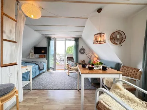 Nordlicht, 1-Zimmer mit Meerblickbalkon 500 m zum Strand in Westerholz, Deutschland