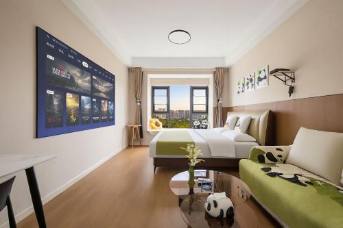 1 king bed, 1 sofa bed