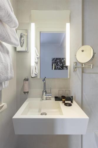 Best Western Plus 61 Paris Nation Hotel - image 38