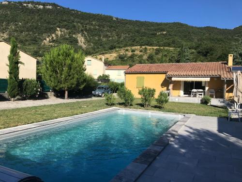 Détente en Drôme Provençale (Detente en Drome Provencale) in Condorcet