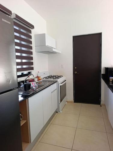 Beautiful house 2 bedroom wifi TV - image 4