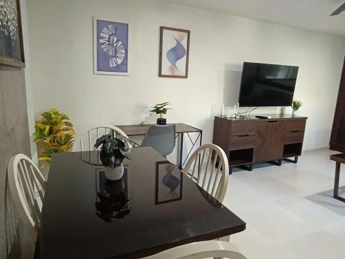 Departamento Centrico Cancun 4 personas con estacionamiento – khách sạn tại Trung Tam Thanh Pho