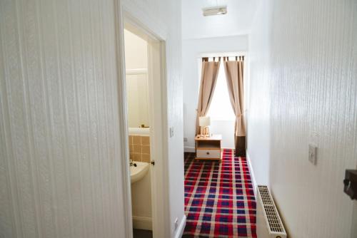 Ocean Breeze Inn in Аймут