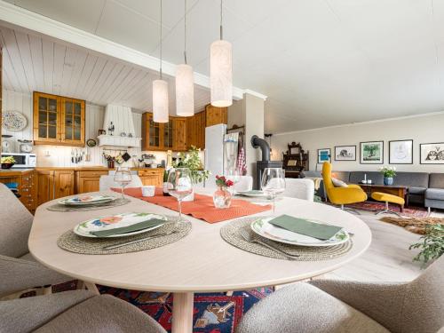 Holiday Home Høyanger Panorama by Interhome in Хьойангер