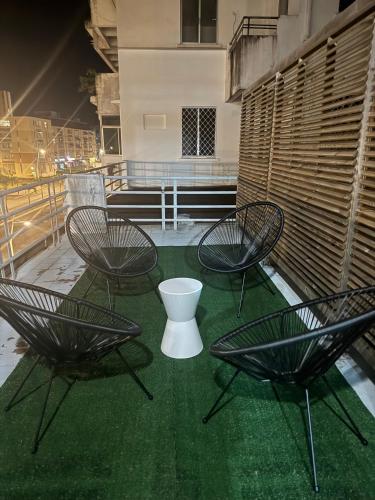 Le Sunshine - Au cœur du centre ville de Pointe- à- Pitre - Proche de tout avec sa grande terrasse ensoleillée - Location saisonnière - Pointe-à-Pitre