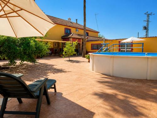 El refugio de Marmolejo, piscina, barbacoa y grupos hasta 20 personas in Marmolejo