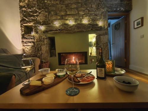 The Burren, Cozy Cottage, County Clare in Carron