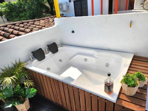 Guatape loft WC AC KITCHEN HOTE TUBE