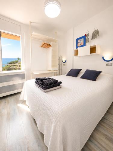 Apart. Pineda de Mar-Sea and mountains views 5