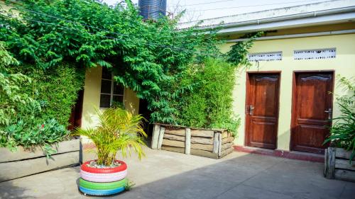 Viesnīcas āriene, SuPas Bistro in Kisoro
