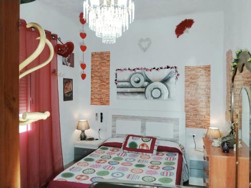Charming House in Íllar with Mountain View and Balcony (Charming House in Illar with Mountain View and Balcony) in Ibanez