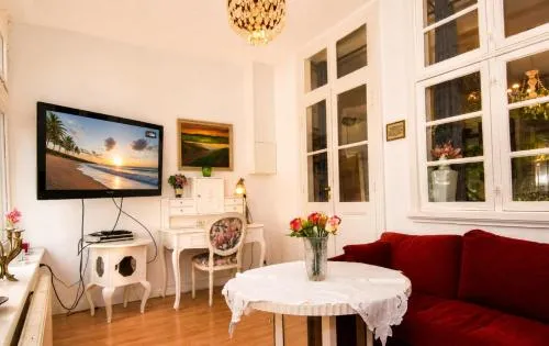 Kapitänshaus Josame Fewo 2, nur 350 m zum Strand in Warnemünde, Deutschland