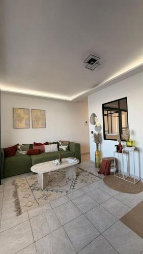 Apartment with sunny terrace downtown Cannes