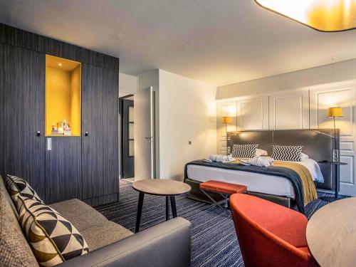 1 queen bed