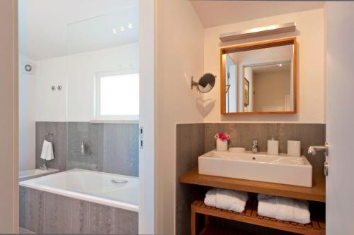 Double Room with Panoramic View image 7
